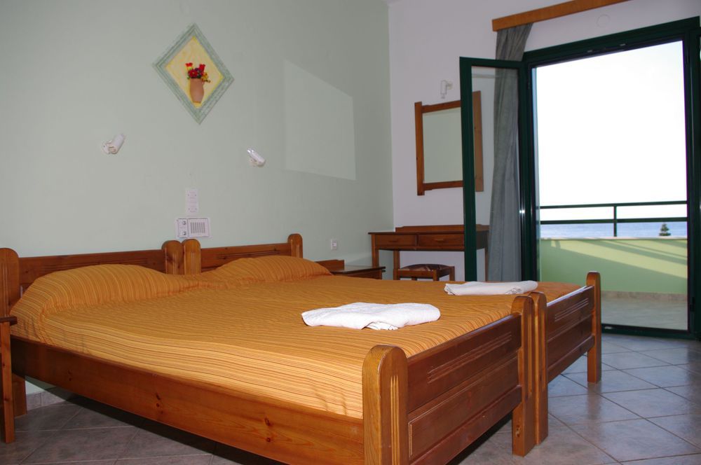 Manos Palace Apartment