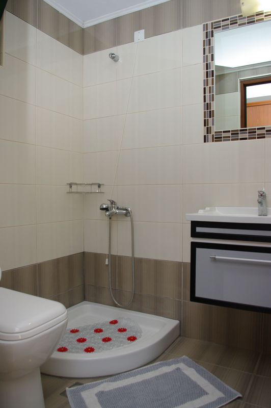 Manos Palace Apartment