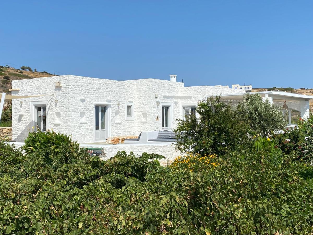 Nisides Villa *