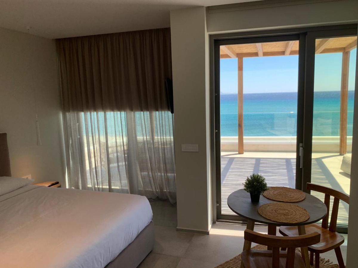 Noa Beachfront Apartment *