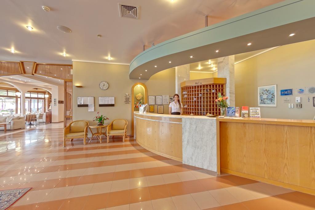 Resort Holidays & 5*