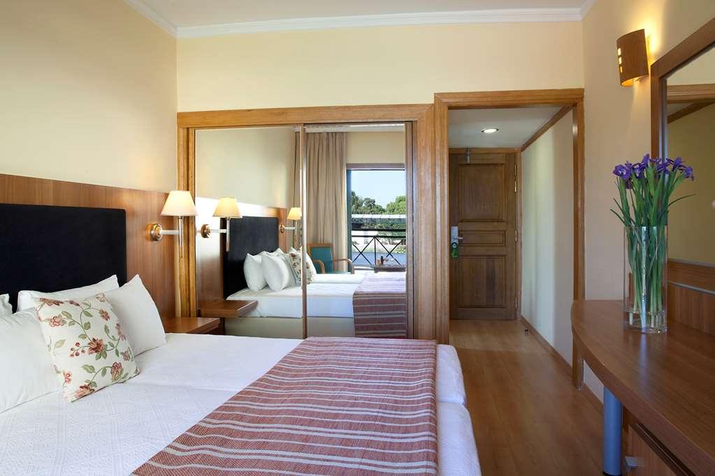 Ramada By Wyndham, Athens Club Attica Riviera 5*