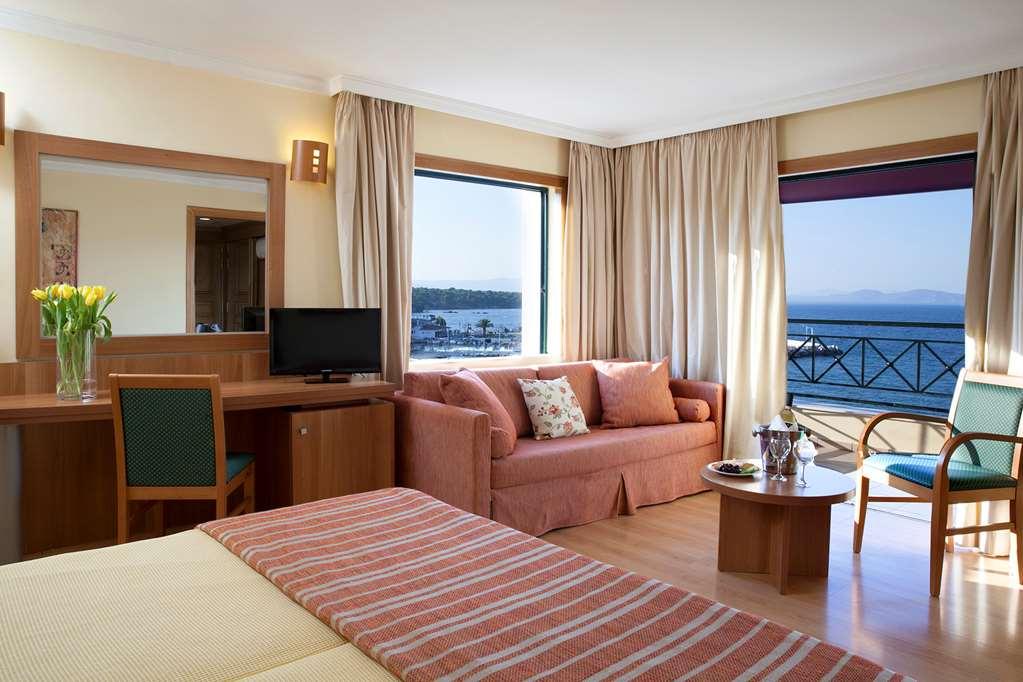 Ramada By Wyndham, Athens Club Attica Riviera Hotel