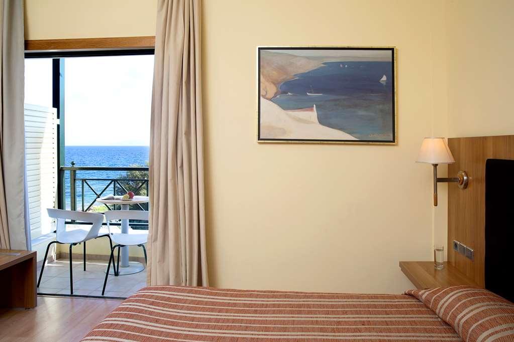 Ramada By Wyndham, Athens Club Attica Riviera Hotel