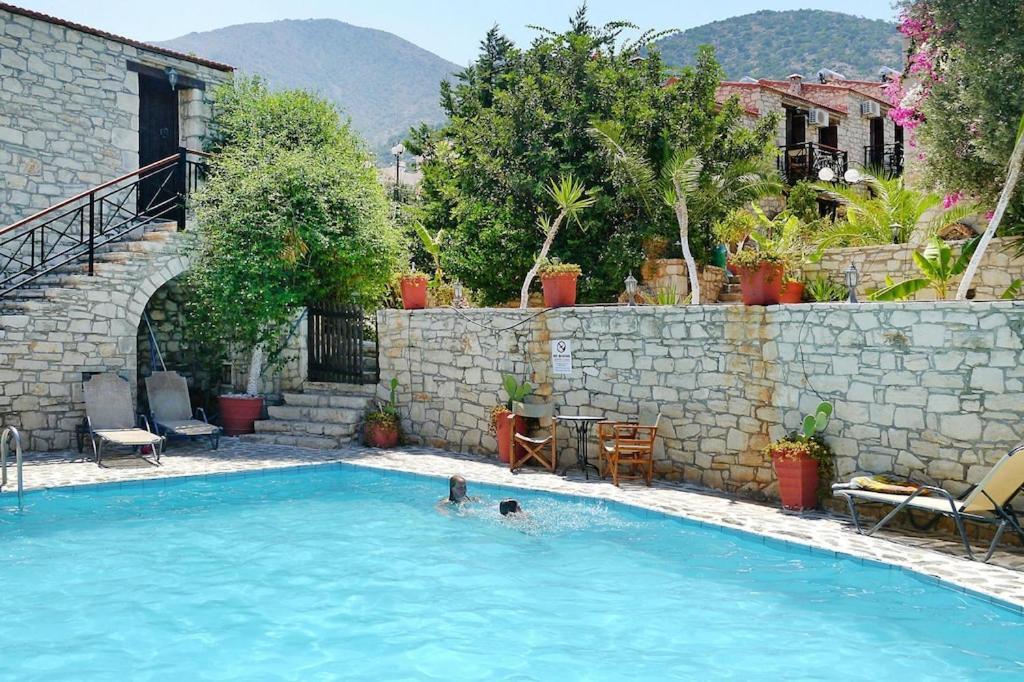 Homes Mayoralas, Periana Apartment Bali (Crete)