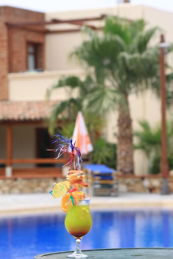 Omega Platanias Aparthotel 3*
