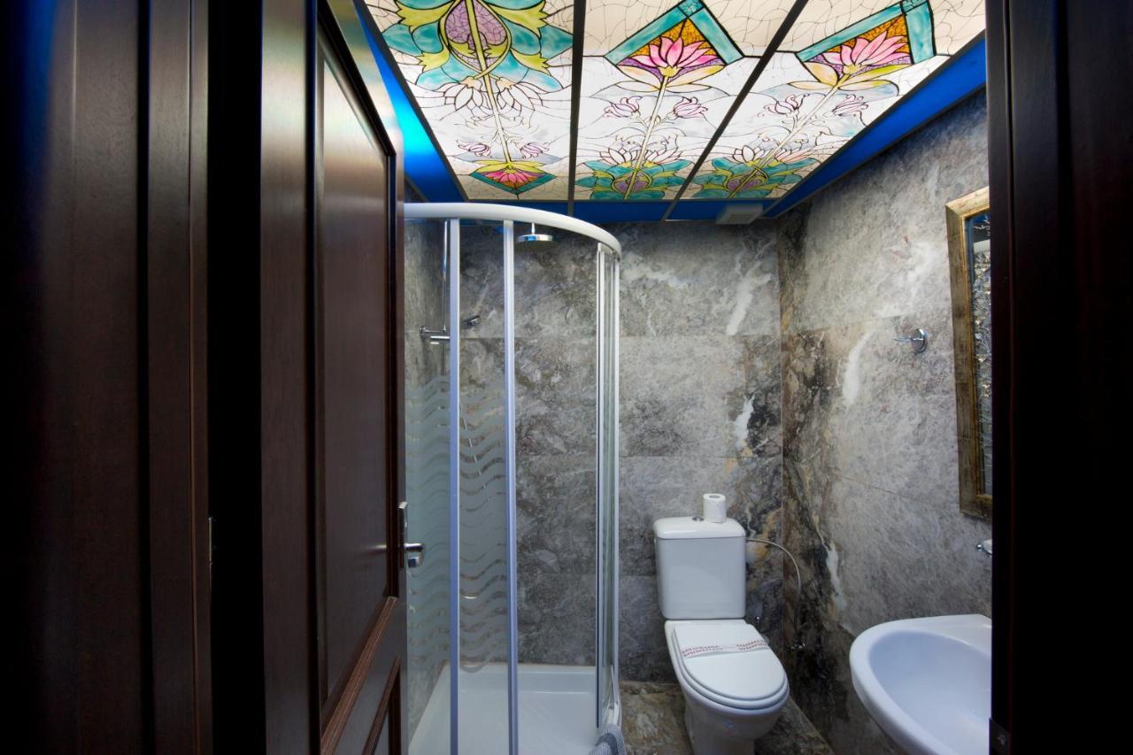 Lithos Hotel 3*