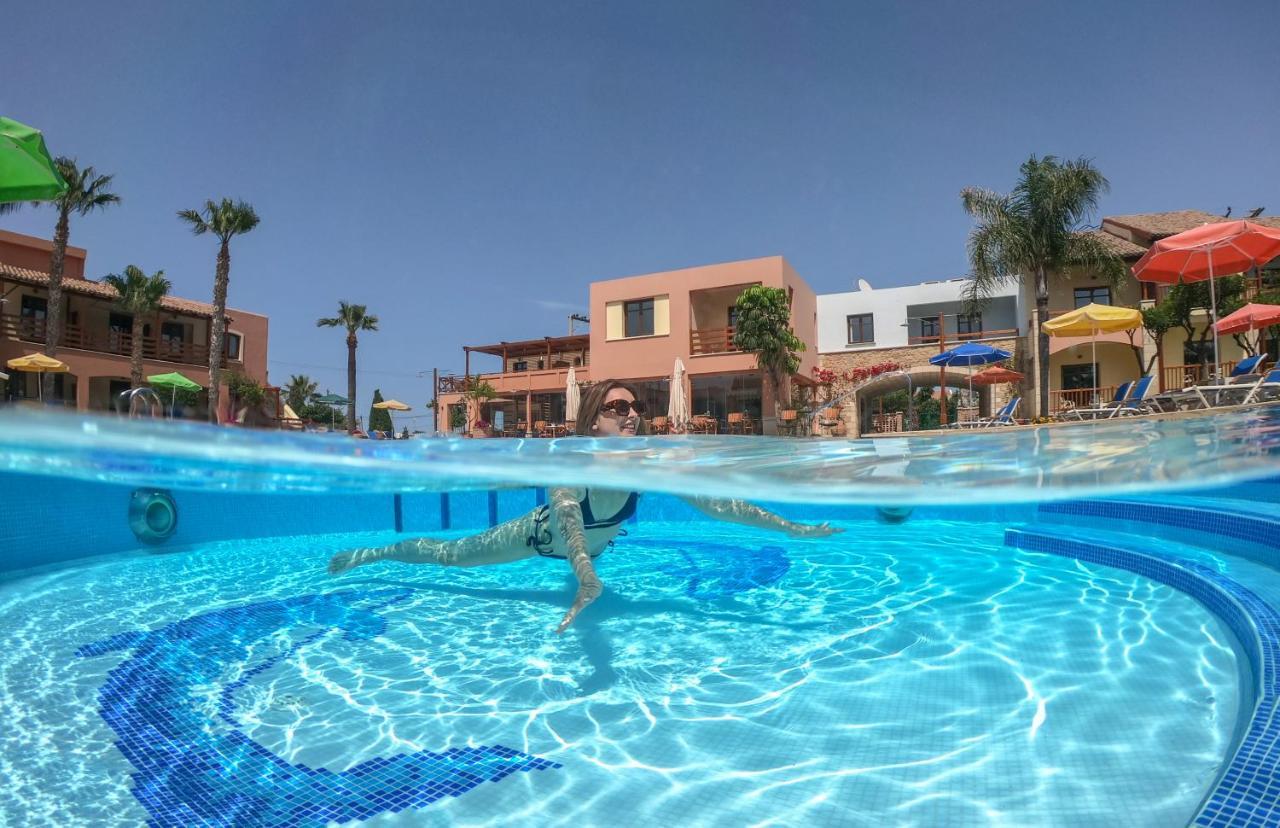 Omega Platanias Aparthotel 3*