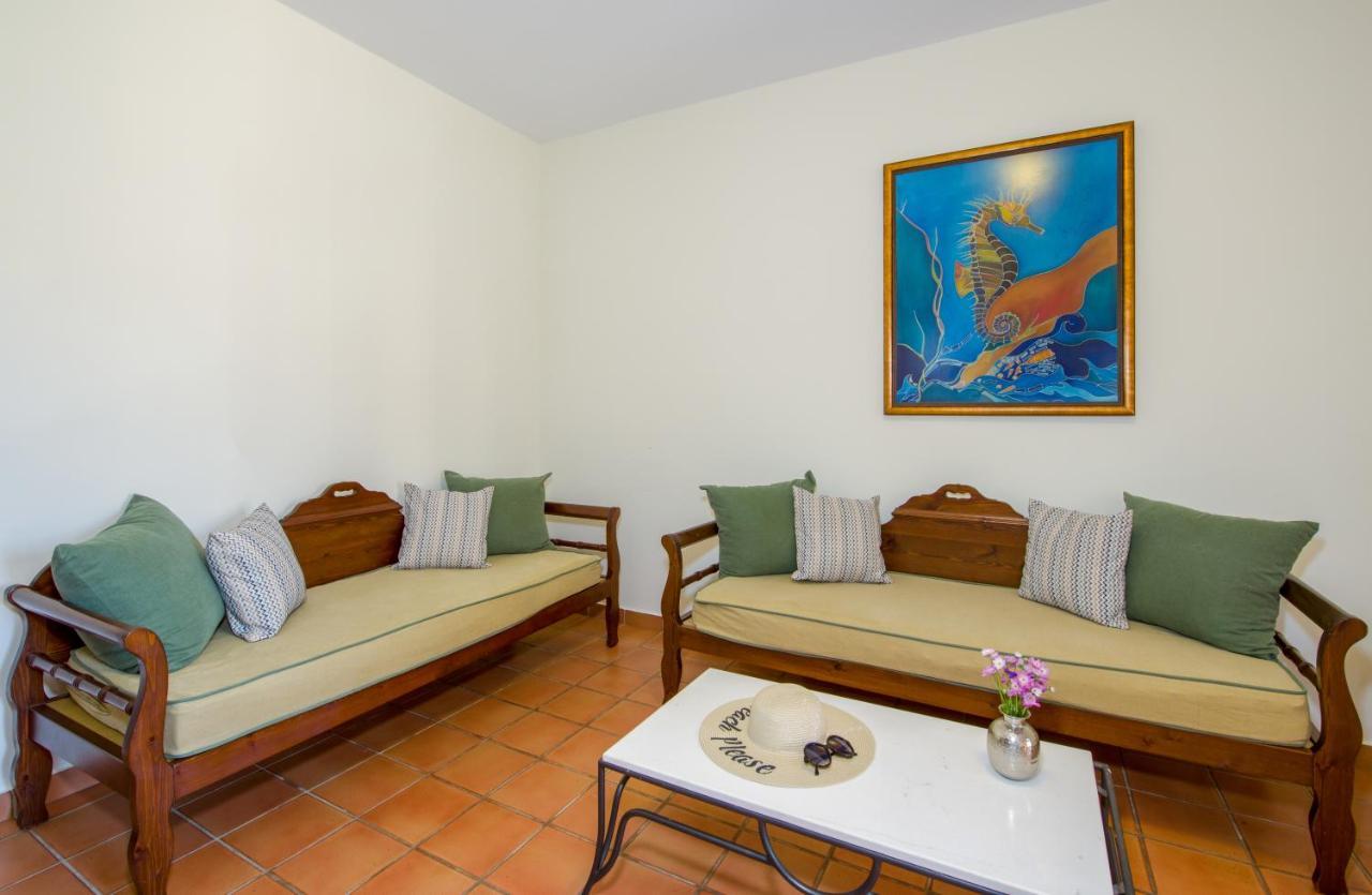 Omega Platanias Aparthotel 3*