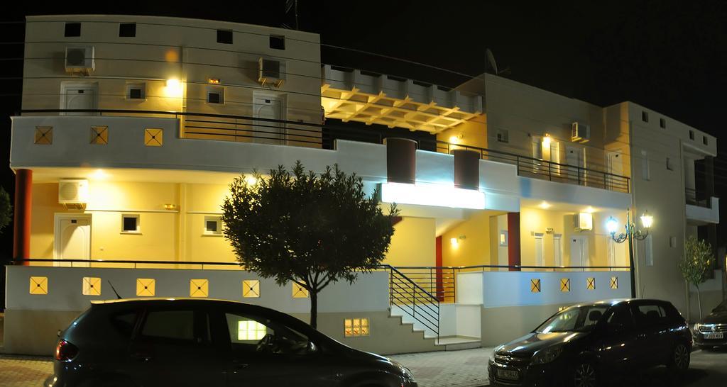 Hotel Adonis *