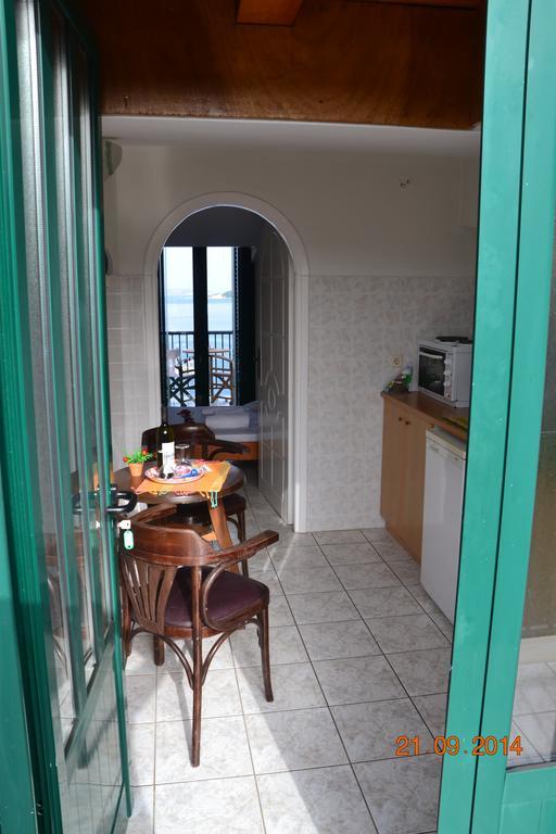Apartment Karmiris And *