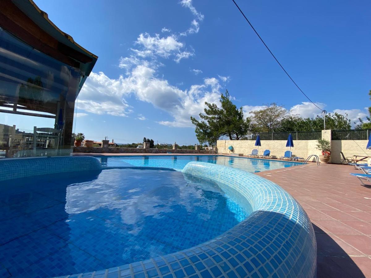 Blue Sky Apartment *