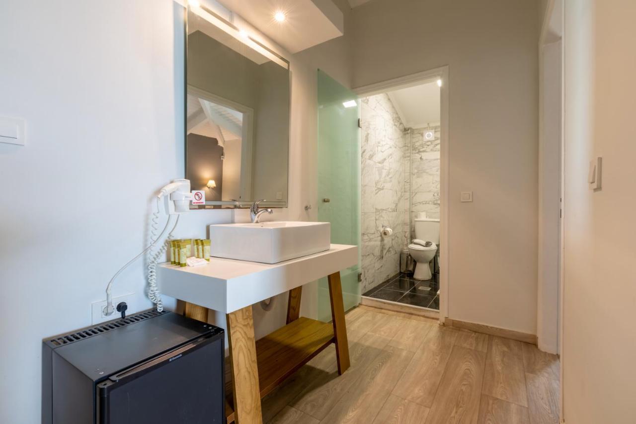 Hotel White Olive Premium Cameo
