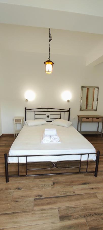 Amoraninew Batsi (Andros)