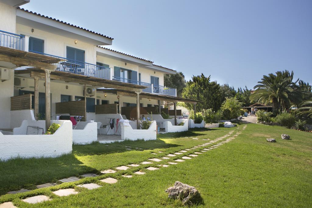 Metaxatos Aparthotel 3*