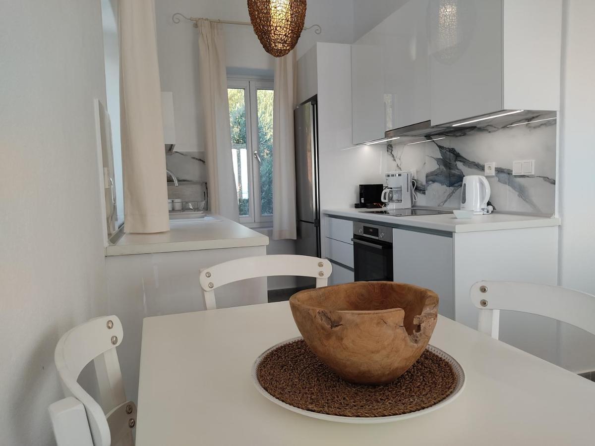 Luxury La (adults Only) Apartment *