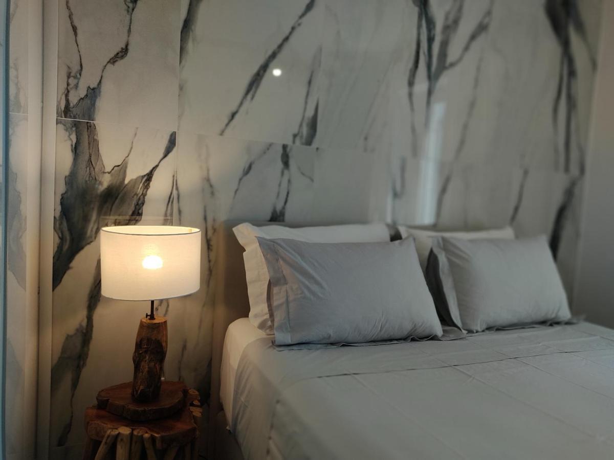 Luxury La (adults Only) Apartment Chorto