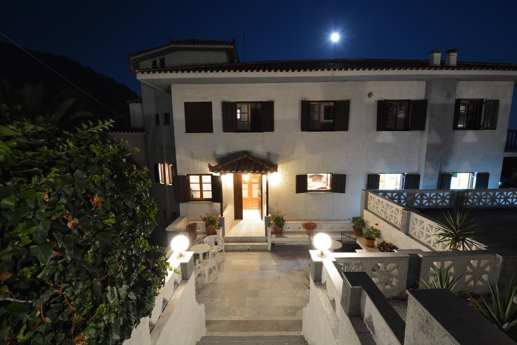 Hotel Ariadne 2*