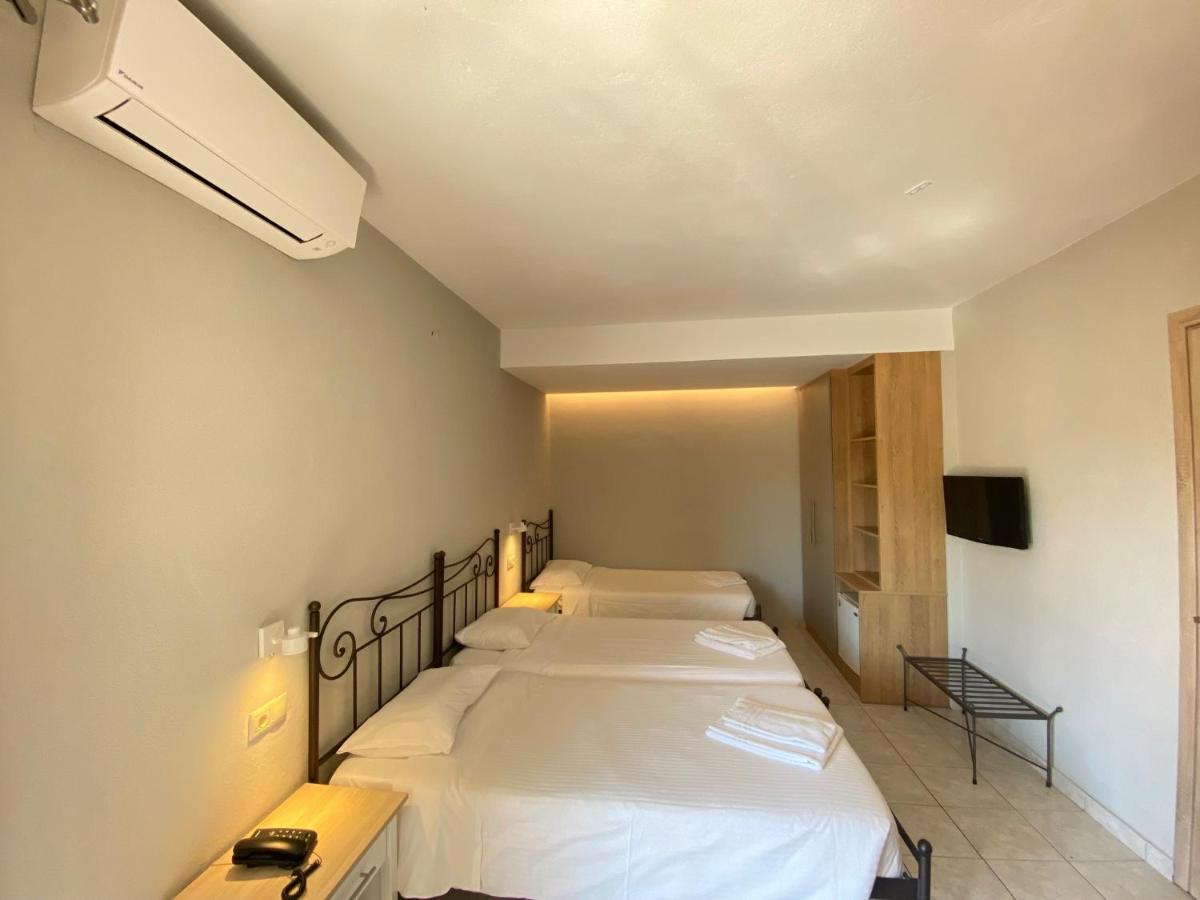 Louvre Hotel 3*