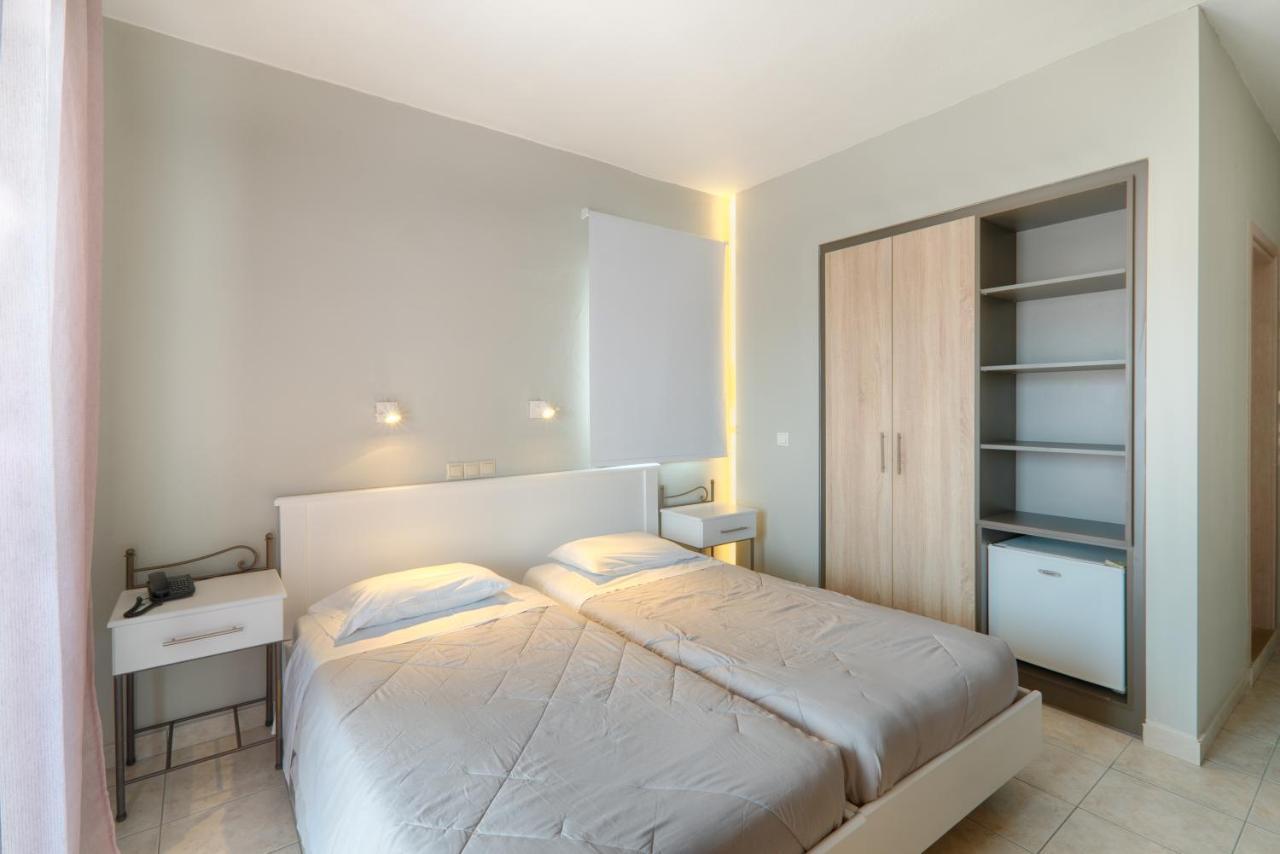 Louvre Hotel 3*