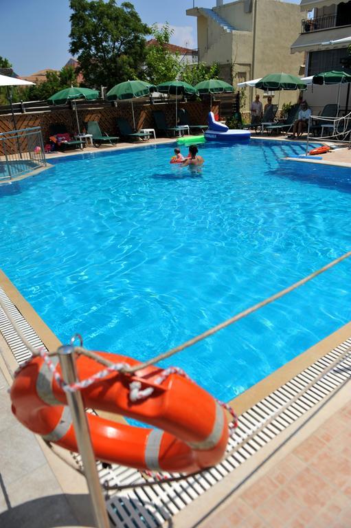 Aggelos & Deluxe Aparthotel 2*