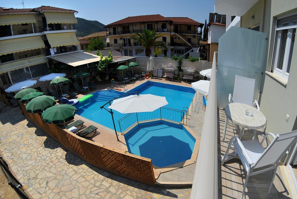 Aggelos & Deluxe Aparthotel