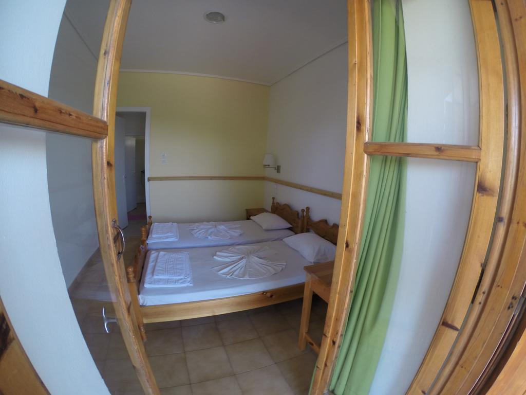 Paradisos Apartment *