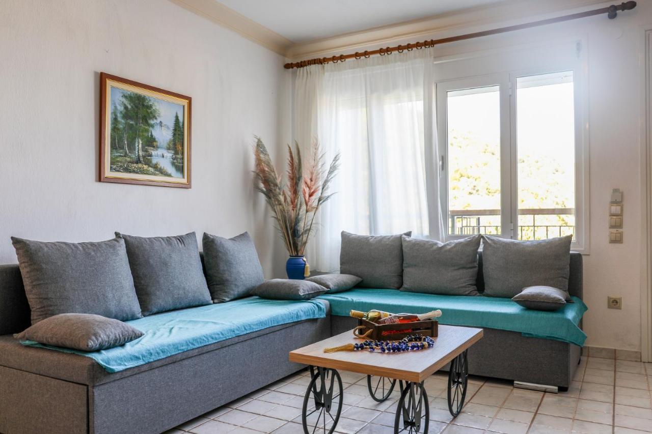 Mitzelos Villa