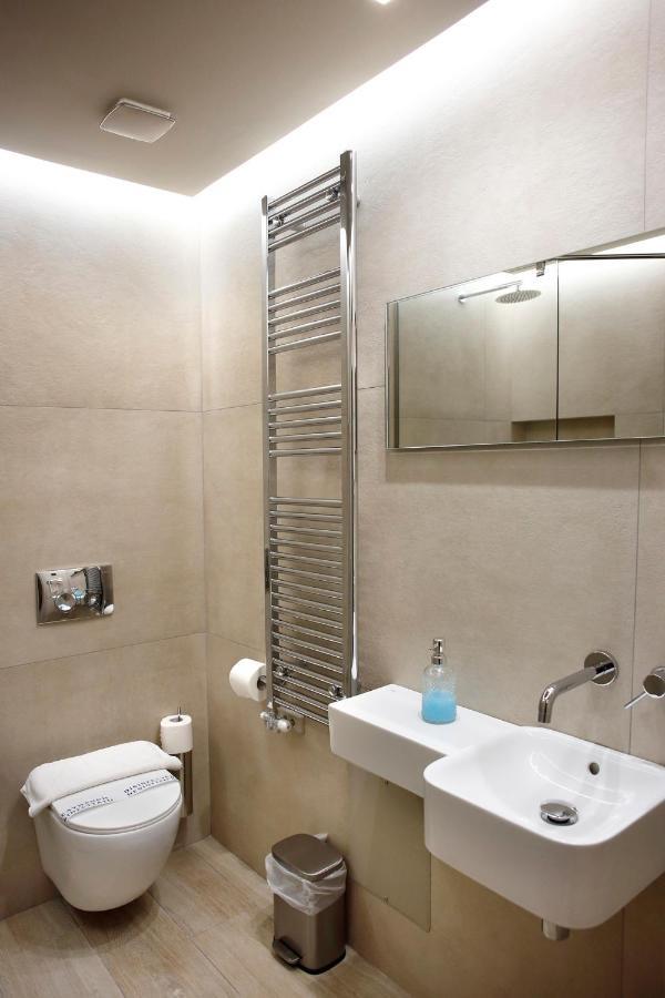 Anesis Hotel 3*