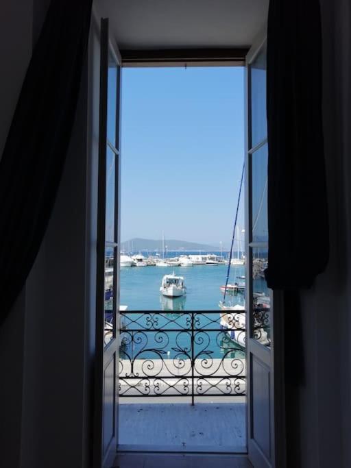 Port 3 Apartment Aegina