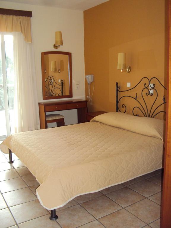 Amalia 3* Palaiontsiflikion