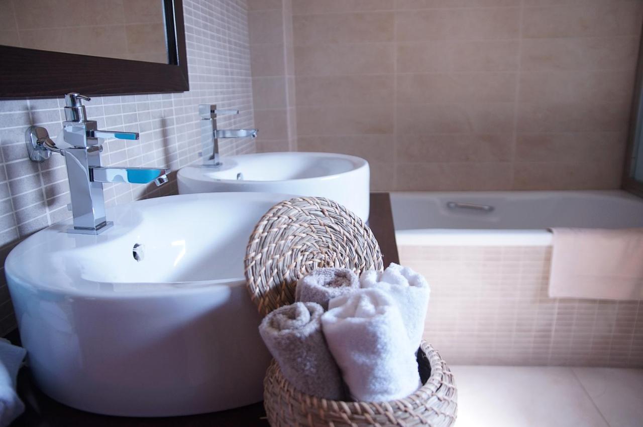 Double View Apartment Agia Marina (Crete)