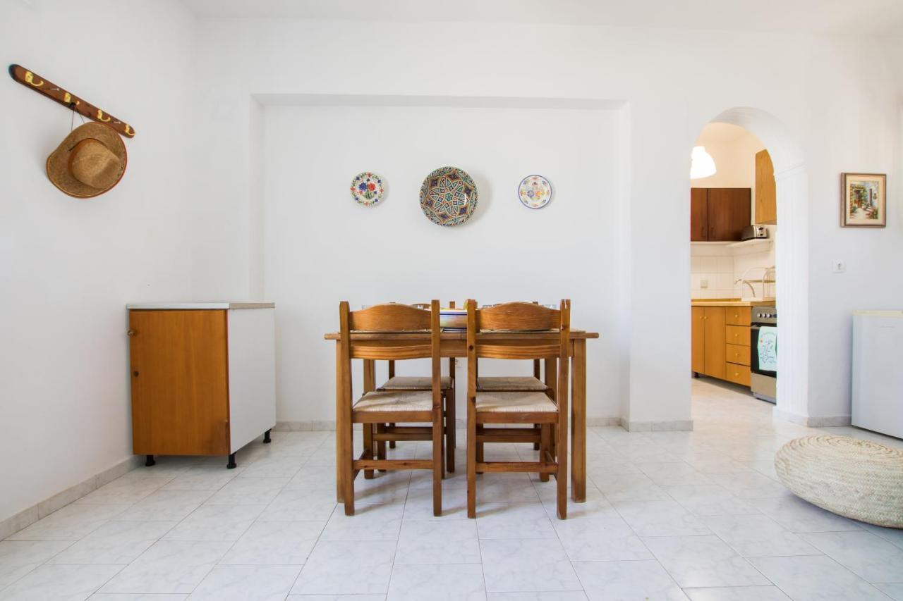 Salla Chiotis * Karpathos Town (Pigadia)
