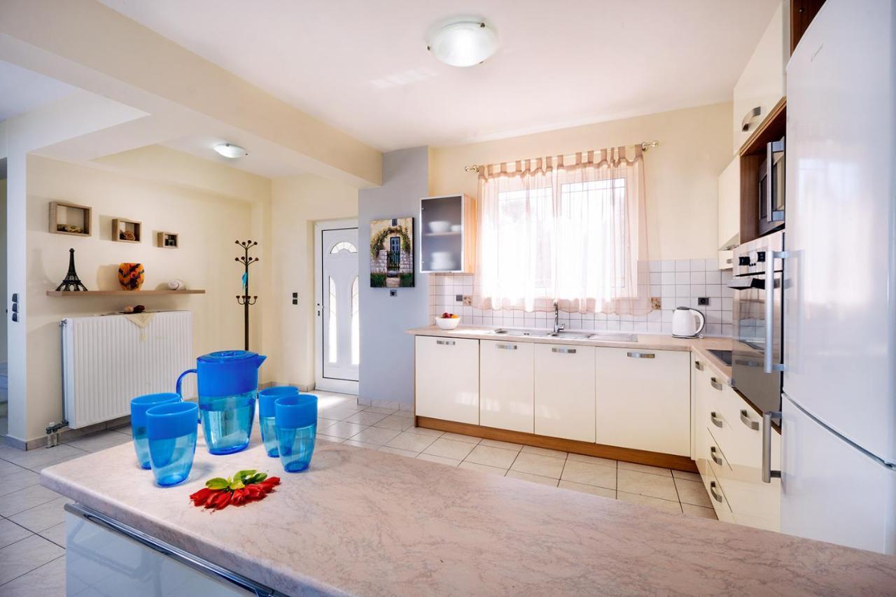 Villa Wonderful In Chania With Private Pool, Panoramic Sea Views & Spacious Interiors *