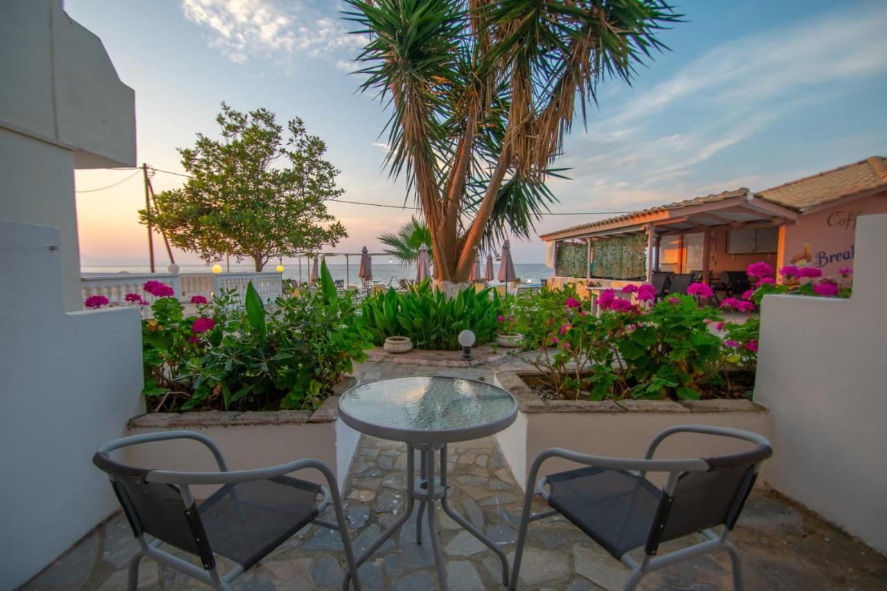 Agoulos Aparthotel Argassi