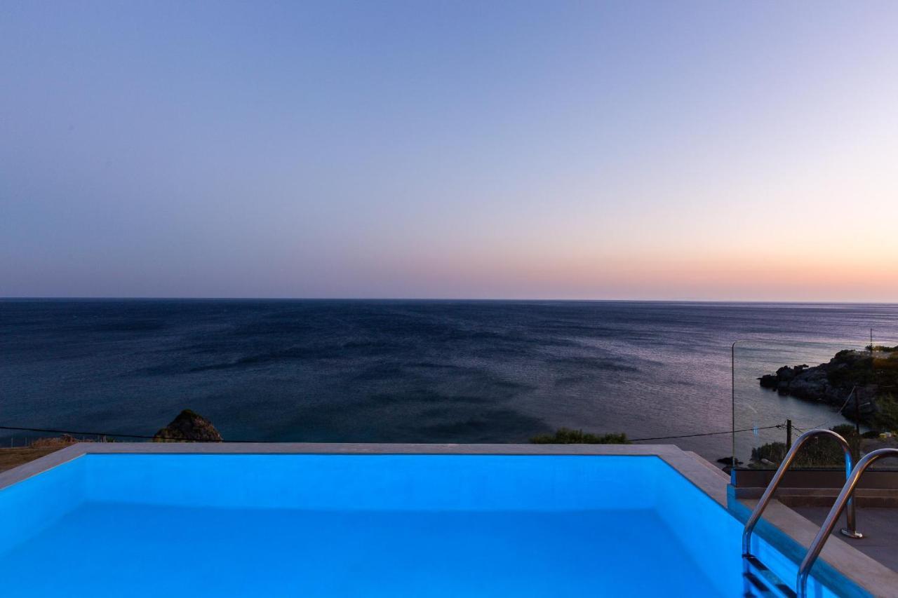 Fotinari Villa *