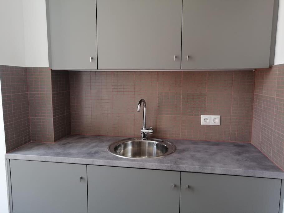 Port 3 Apartment