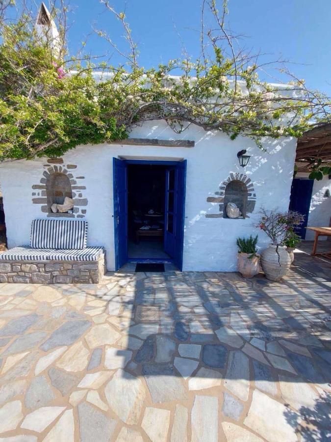 Villa Sophia Paros - Beachfront At Lolantonis *