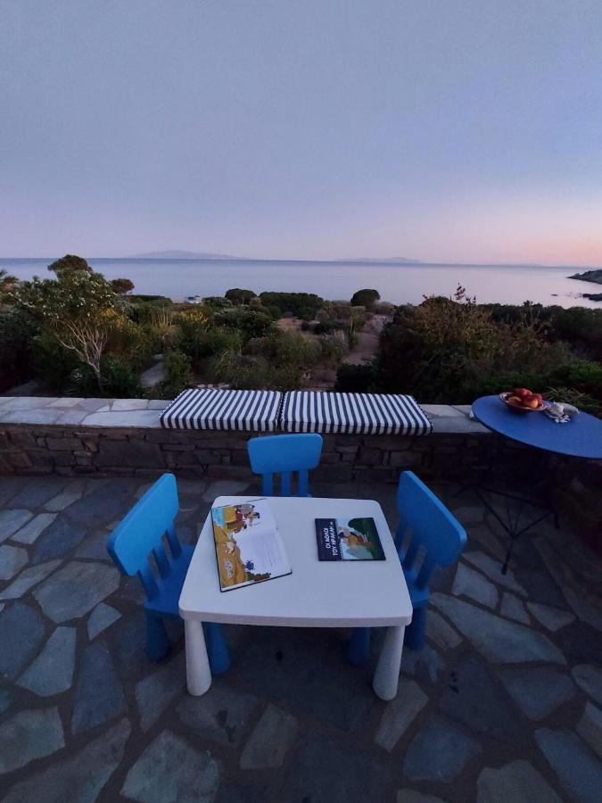 Sophia Paros - Beachfront At Lolantonis Villa