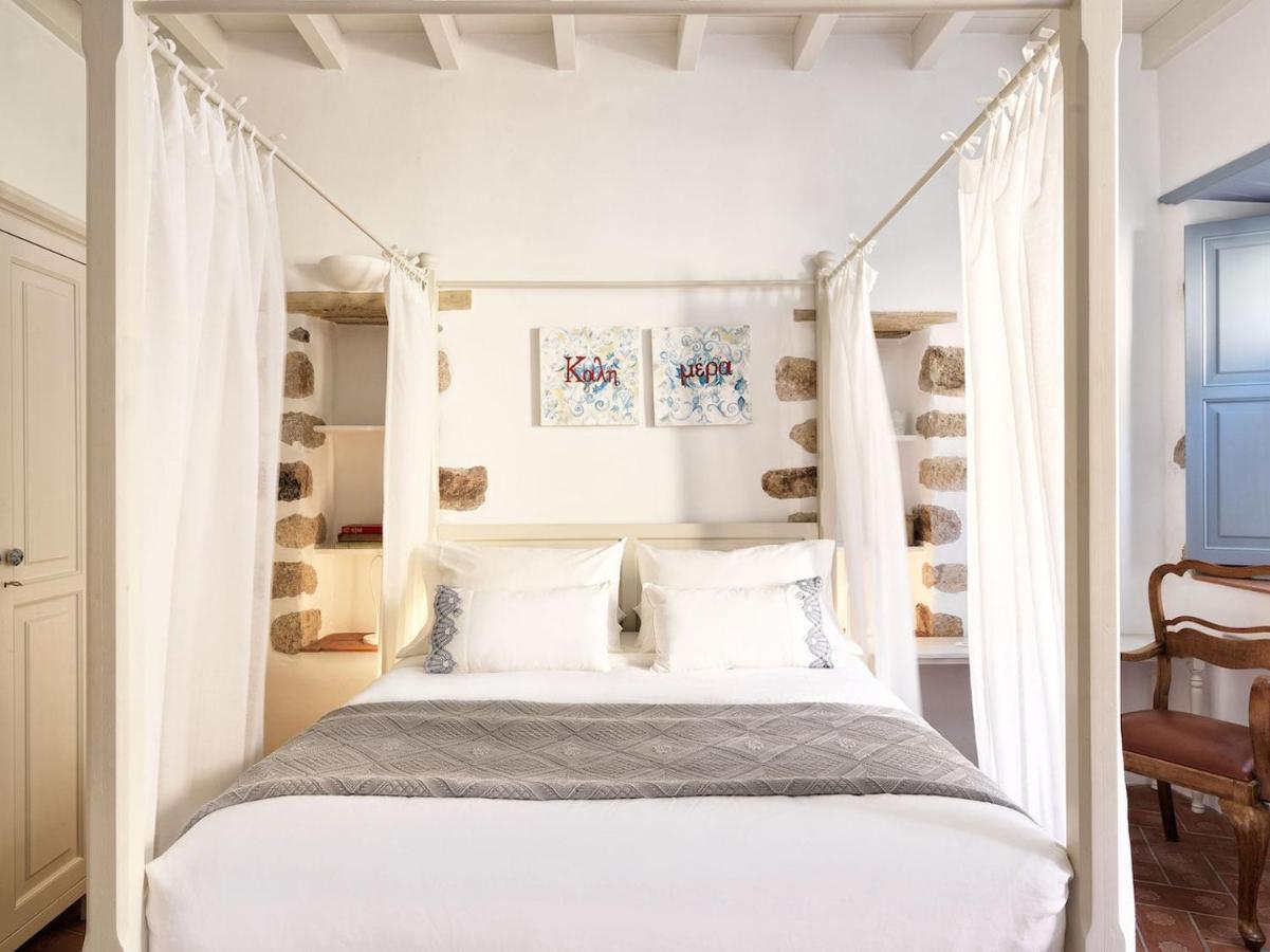 Patmos Eye Boutique & Skala (Patmos)