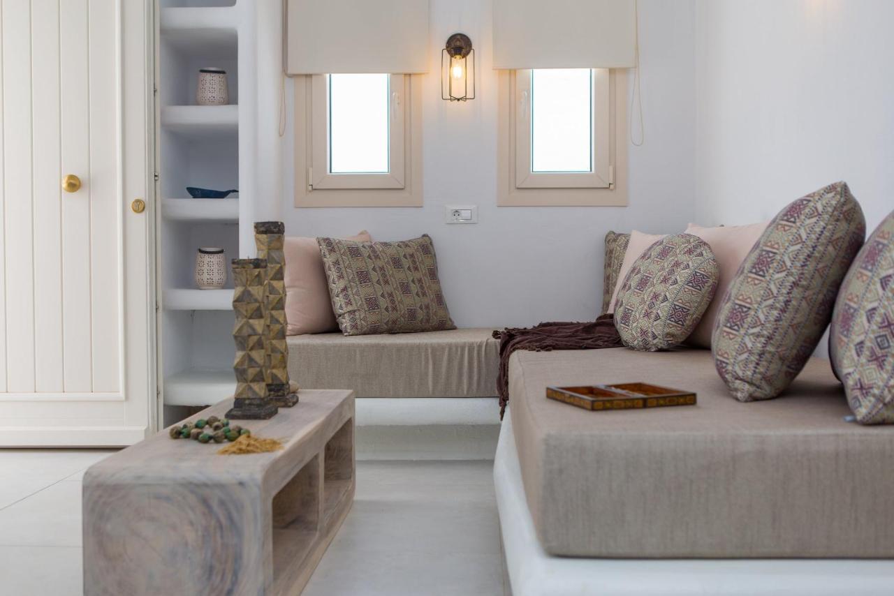 Naxian Lounge *