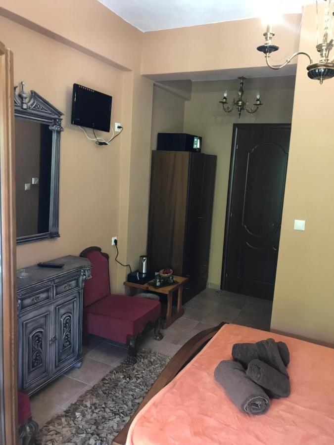 Petropanagia Bed & Breakfast