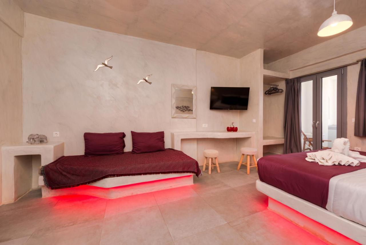 The Muses Of Santorini Private Jacuzzi Apartment