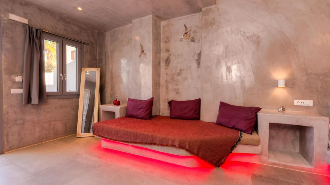 The Muses Of Santorini Private Jacuzzi Apartment