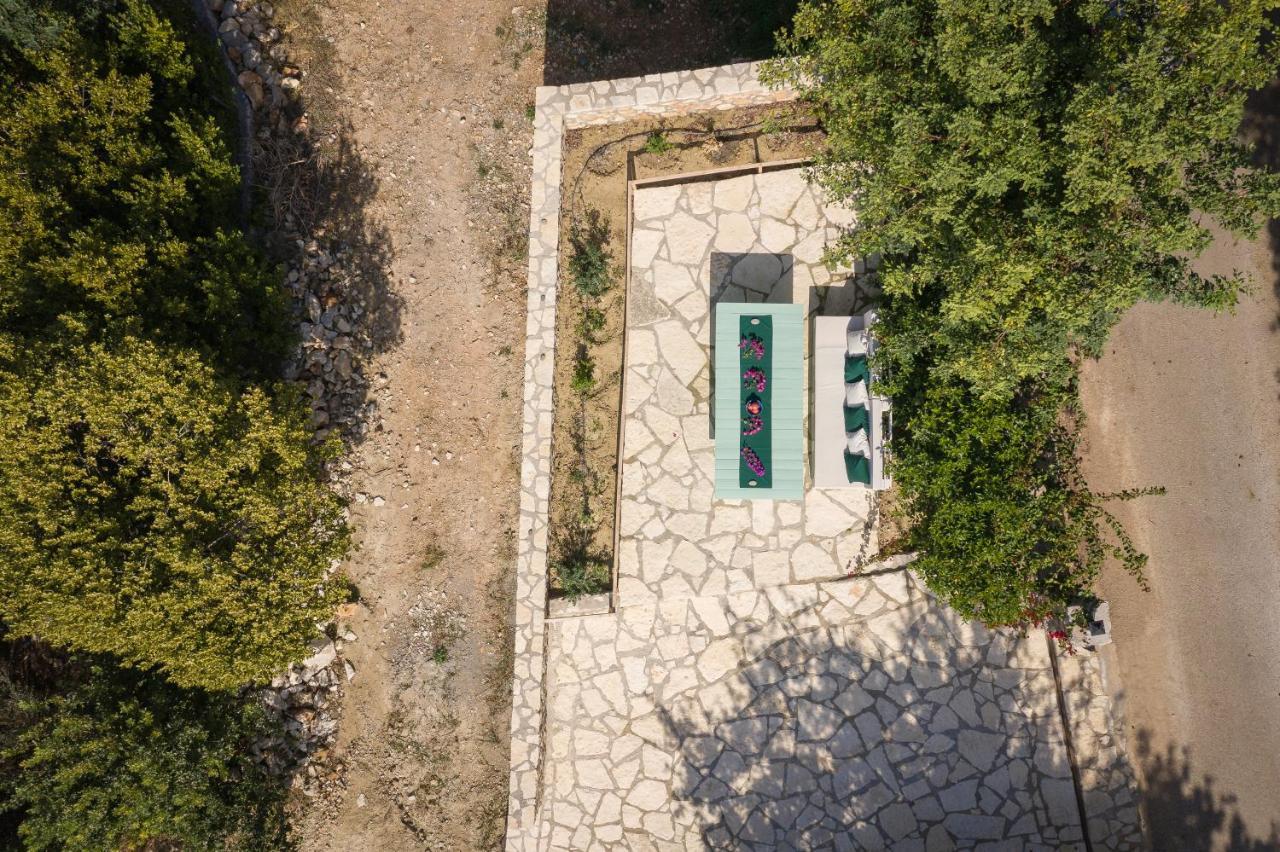 Aura Traditional Apartment