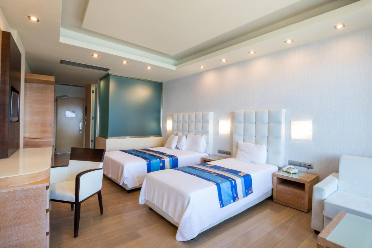 Konstantinos Palace 5*