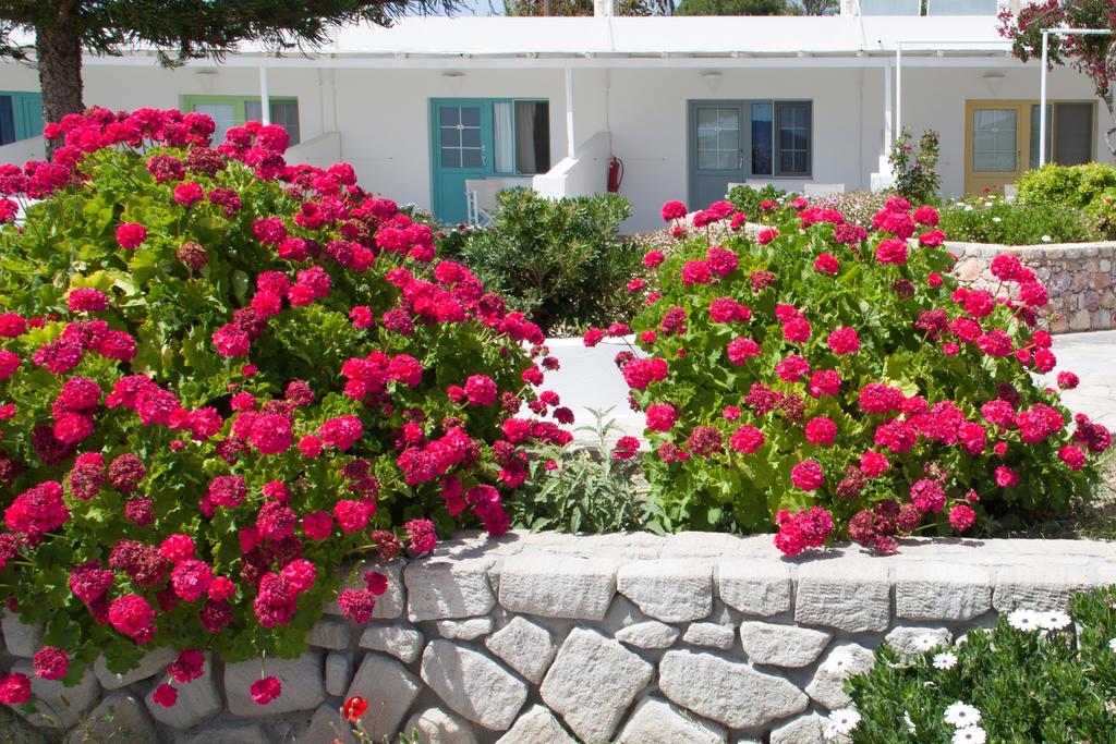 Parasporos Village 2* Adamantas (Milos)