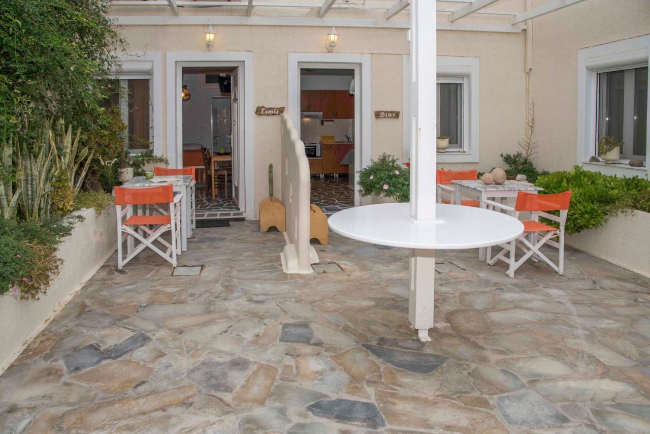 Papafragas Apartment *