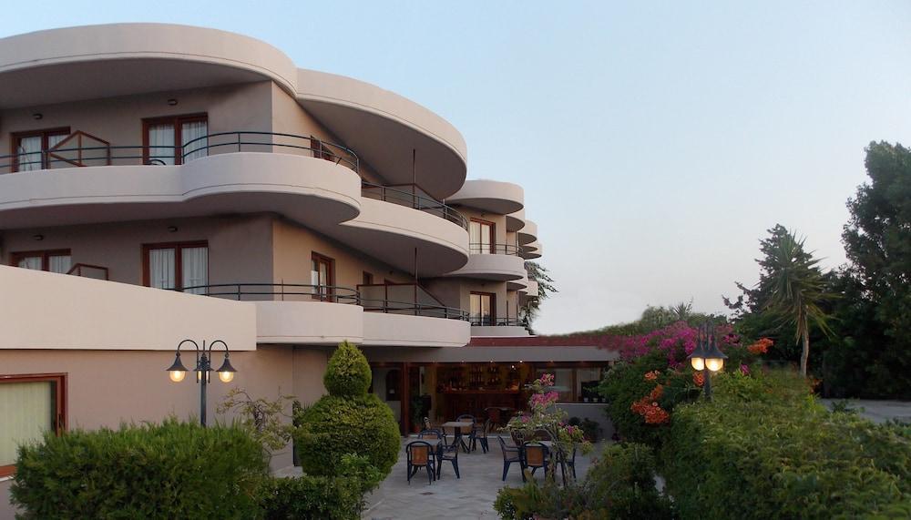 Aparthotel John Mary Faliraki