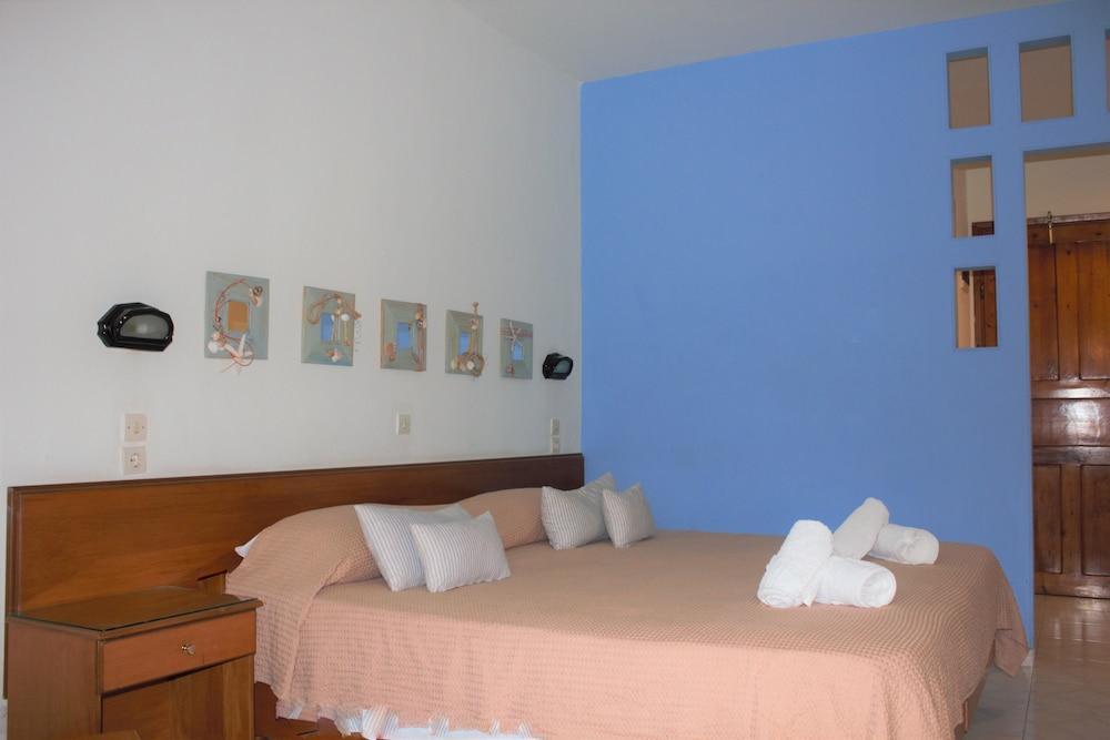Aparthotel John Mary 3*
